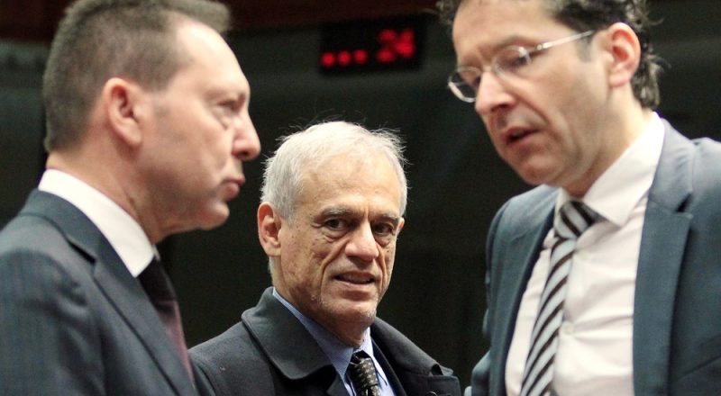 Σκληρή συμφωνία για την Κύπρο – Σώθηκε όμως από την άτακτη χρεοκοπία