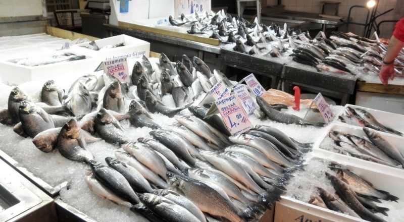 Ενδείξεις επί των πινακίδων λιανικής πώλησης προϊόντων αλιείας