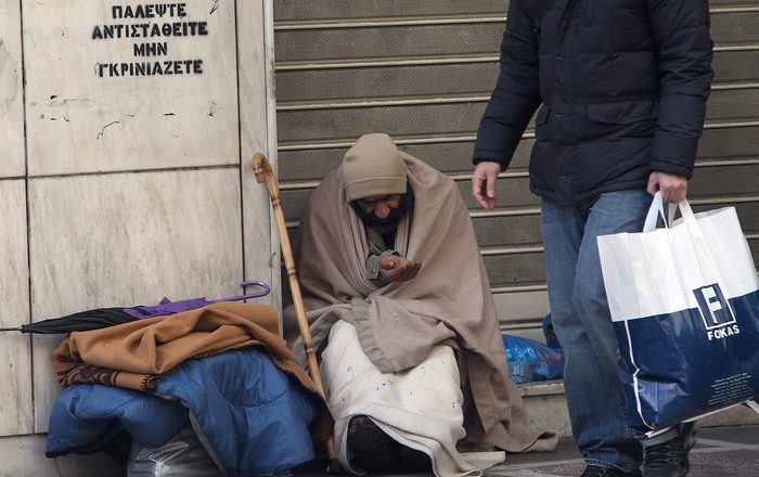 Συνεχίζονται και σήμερα τα έκτακτα μέτρα από τον Δήμο Αθηναίων για την προστασία των αστέγων