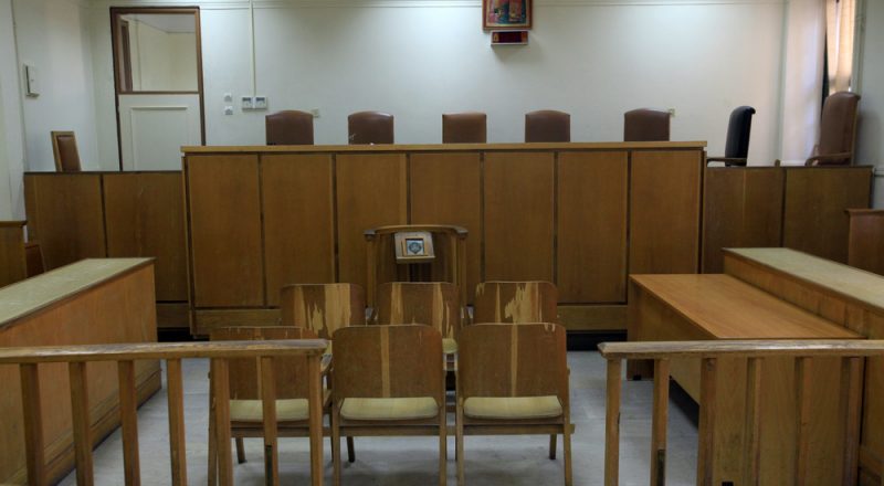 Aναστολή εφαρμογής του «αναβολόσημου» ζητούν οι δικηγόροι