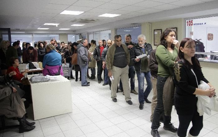 Τι αλλάζει στη φορολογία εισοδημάτων και ακινήτων