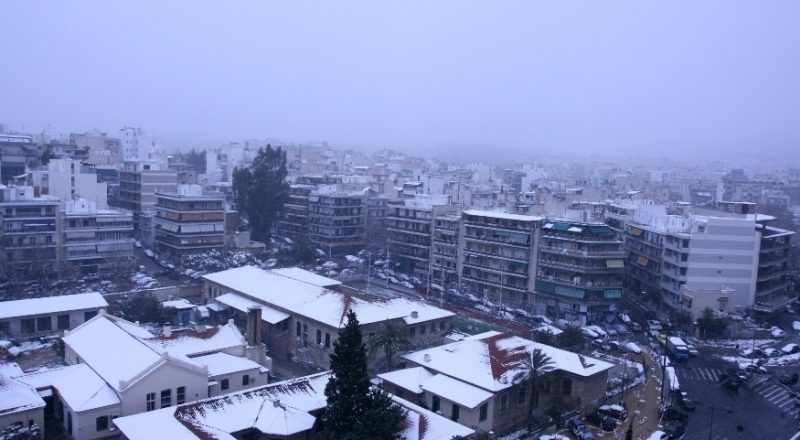Χιόνια και στο κέντρο της Αθήνας!