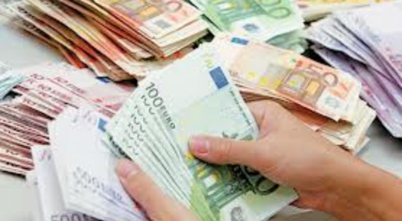 Αυξημένα κατά 917 εκατ. ευρώ τα χρέη προς το Δημόσιο τον Απρίλιο