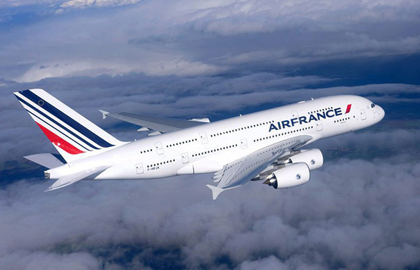 Κομισιόν: Πρόστιμο σε 11 αεροπορικές εταιρίες για καρτέλ