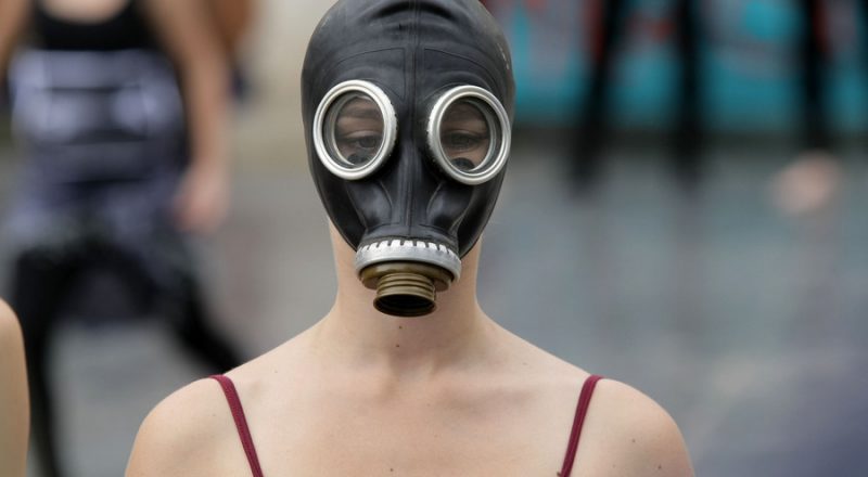 Αντιασφυξιογόνος «μάσκα» κατά της οικονομικής κρίσης