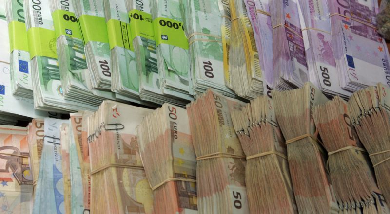 Εγκρίθηκε η δόση 9,2 δισ. ευρώ προς την Ελλάδα