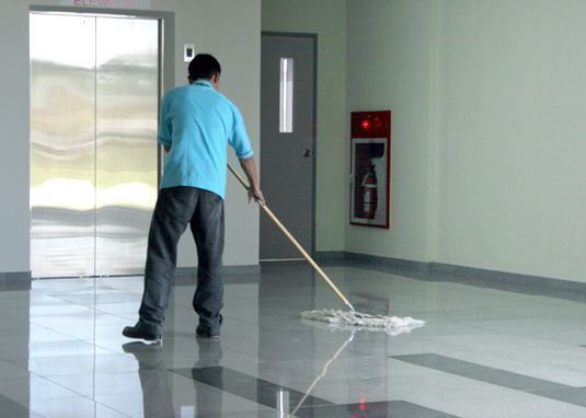 Μείωση παρουσιάζει η ζήτηση καθαρισμού επαγγελματικών κτηρίων