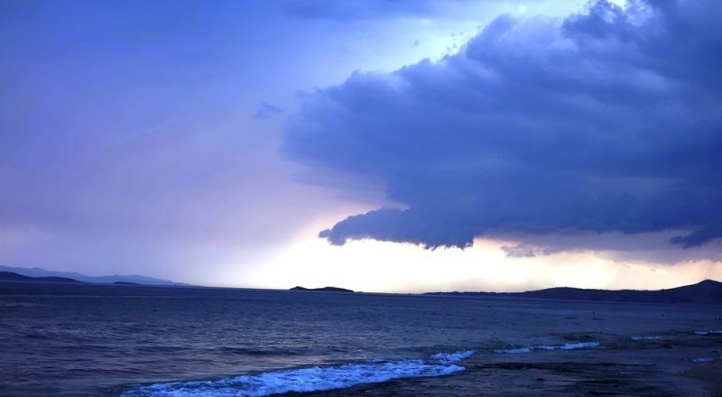 Κακοκαιρία με έντονες καταιγίδες και χαλάζι – η πρόβλεψη για σήμερα και αύριο