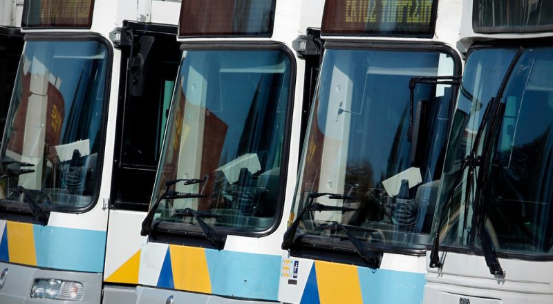 «Πάγωσε» η αύξηση της τιμής των εισιτηρίων στα ΜΜΜ