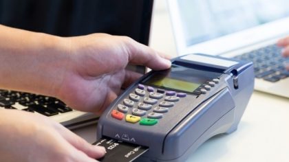 ΕΤΕ: Μέτρα για τις ασυνήθιστες συναλλαγές με χρήση πιστωτικών καρτών