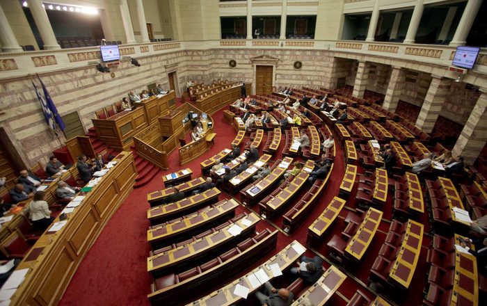 Σε τροπολογία στη Βουλή το “Λευκό Μητρώο Συνεπών Επιχειρήσεων”