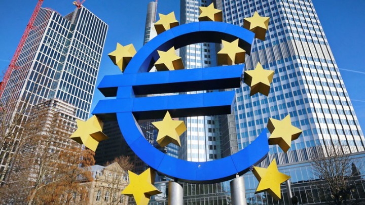 Το ευρώ κλείνει τα 20 χρόνια του