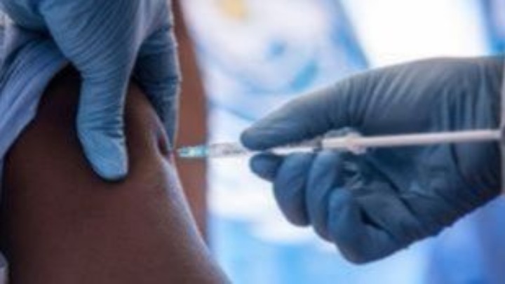 Παρατείνεται η επίδειξη βεβαίωσης εμβολιασμού εργαζομένων