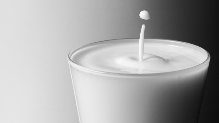 Εκπαιδευτική συνεργασία. Πρωτότυπο πείραμα με γάλα… από τη φάρμα στο ποτήρι!