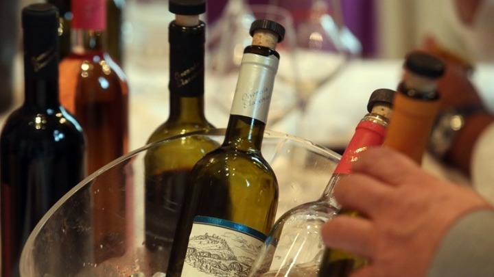 ΑΑΔΕ: Κατασχέθηκαν 21,6 τόνοι λαθραίας αιθυλικής αλκοόλης – Πάνω από €667.000 ευρώ οι διαφυγόντες δασμοί και φόροι