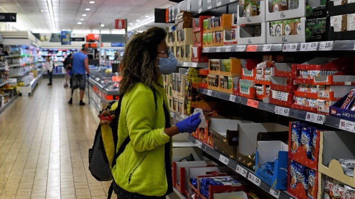 Σύσκεψη για να συγκρατηθούν οι τιμές στο ράφι – «Εκτίναξη» στις χρηματιστηριακές τιμές σε καφέ και κακάο