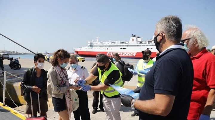 Στο λιμάνι του Πειραιά δειγματοληπτικοί έλεγχοι σε ταξιδιώτες