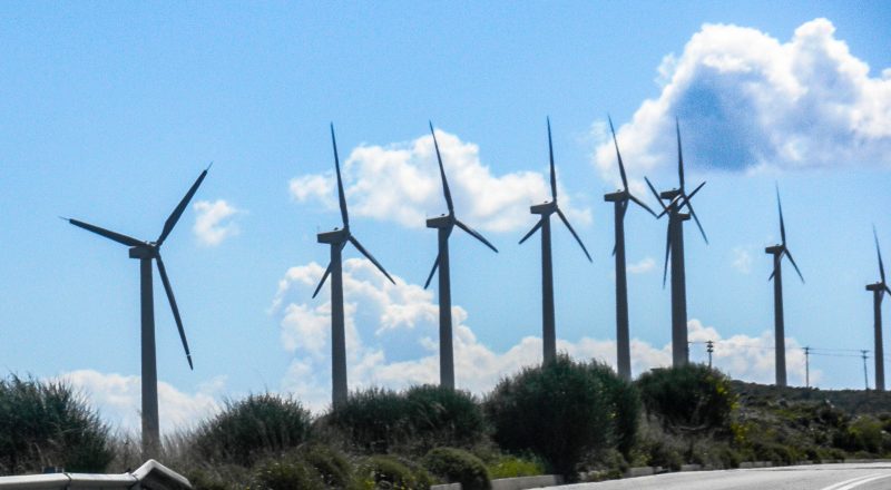 Η Κομισιόν ενέκρινε ενισχύσεις 2,27 δισ. ευρώ για τη στήριξη της παραγωγής «πράσινης» ενέργειας