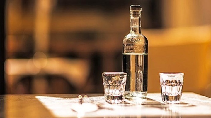 Έρευνα: Το lockdown αυξάνει την υπερβολική κατανάλωση αλκοόλ