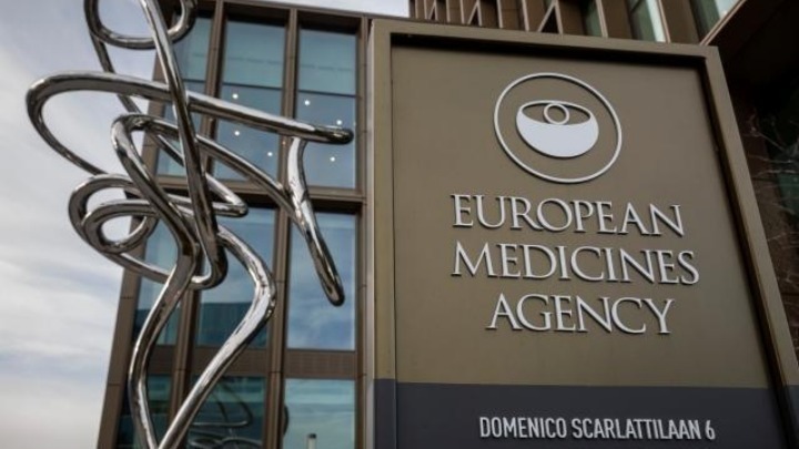 Προβληματισμός για το εμβόλιο της AstraZeneca. Η Ελλάδα αναμένει τις αποφάσεις του ΕΜΑ