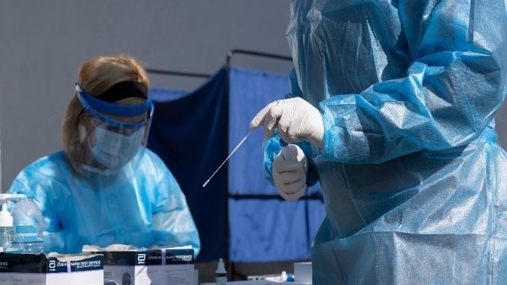 Επίταξη προσωπικών υπηρεσιών ιατρών στην Αττική ανακοίνωσε το υπουργείο Υγείας