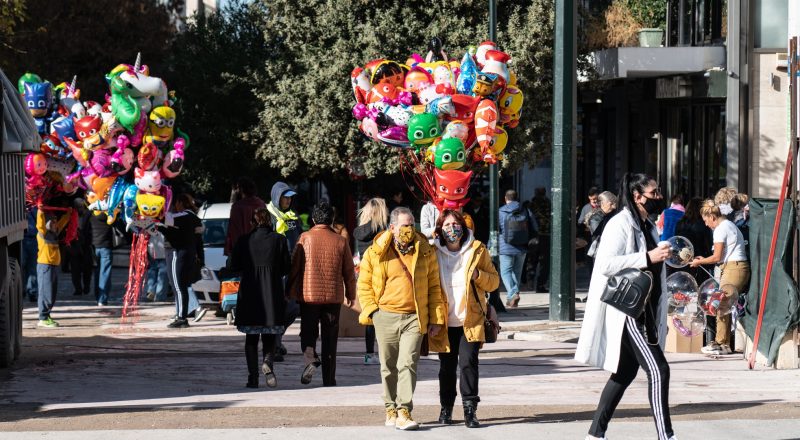 Ευκαιρίες στην Black Friday ψάχνουν για τα χριστουγεννιάτικα ψώνια τους οι Έλληνες