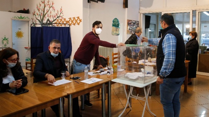 Ομαλά οι εσωκομματικές εκλογές στο ΚΙΝΑΛ – Παρατάθηκε ως τις 20:00 η ψηφοφορία  