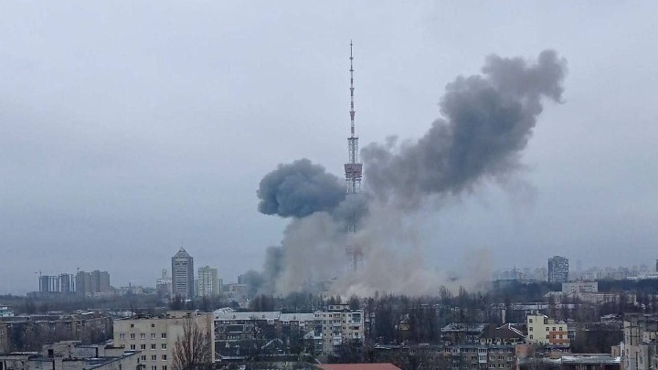 Ουκρανία. Βομβαρδισμός του πύργου τηλεόρασης στο Κίεβο – Ο ρωσικός στρατός μπήκε στη Χερσώνα- Όλες  οι εξελίξεις