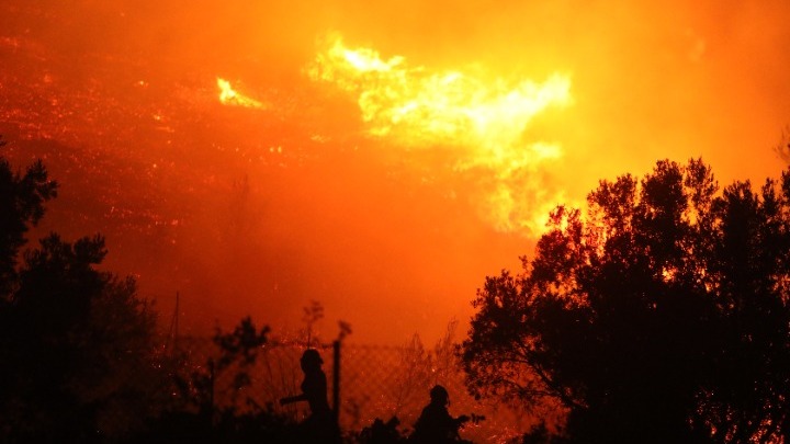 Τα μέτρα στήριξης νοικοκυριών, επιχειρήσεων και αγροτικών εκμεταλλεύσεων σε περιοχές που έχουν πληγεί από την πυρκαγιά