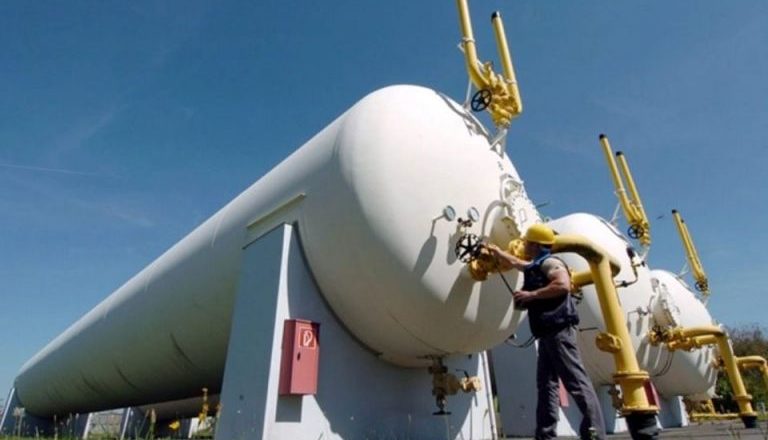 «Εφαρμόσιμες λύσεις για μείωση τιμών του φυσικού αερίου» θα ζητήσουν οι «27» στην Πράγα