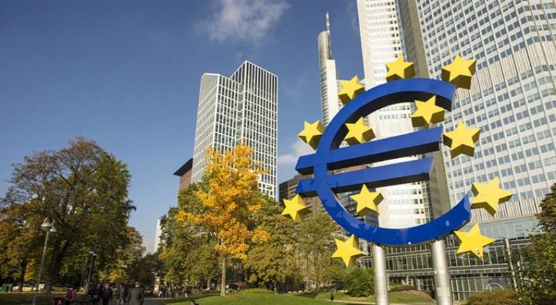 Ανεβάζει τα επιτόκια η ΕΚΤ παρά τη μείωση του πληθωρισμού