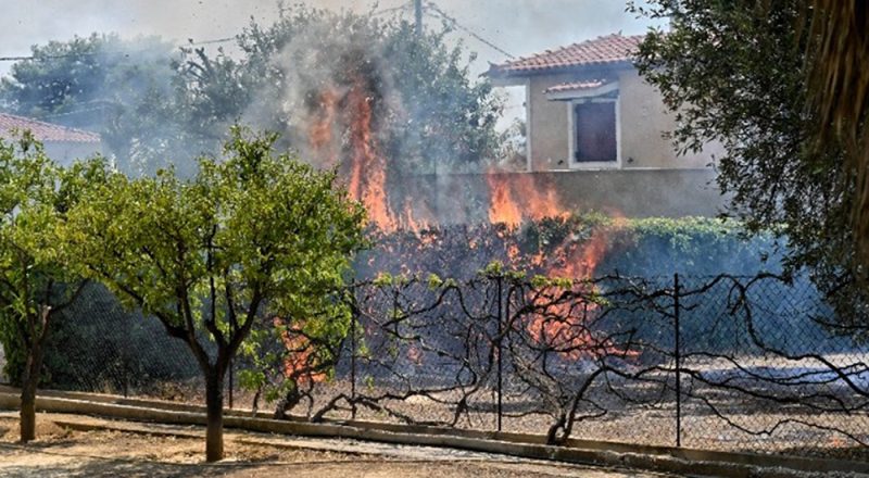 «Κόκκινα» 118 κτίρια σε Αττική, Κορινθία, Ρόδο – Ολοκληρώθηκε η βασική φάση της καταγραφής ζημιών από τις πυρκαγιές