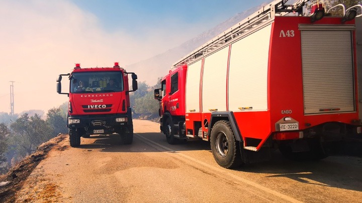 Πυρκαγιές, δραματικές εξελίξεις: Πάρνηθα, εκκενώνεται η Φυλή – Πυρκαγιά και στον Ασπρόπυργο – η κατάσταση στις άλλες περιοχές