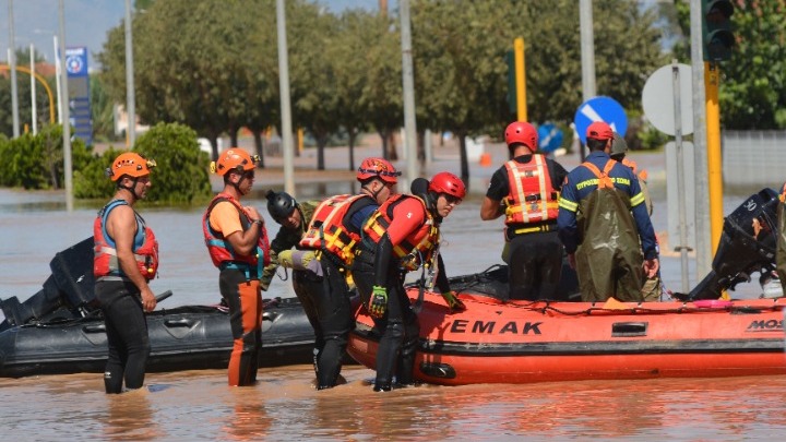 Συνεχίζονται τα πλημμυρικά φαινόμενα στην Λάρισα – Στους 15 οι νεκροί – Δυο αγνοούμενοι