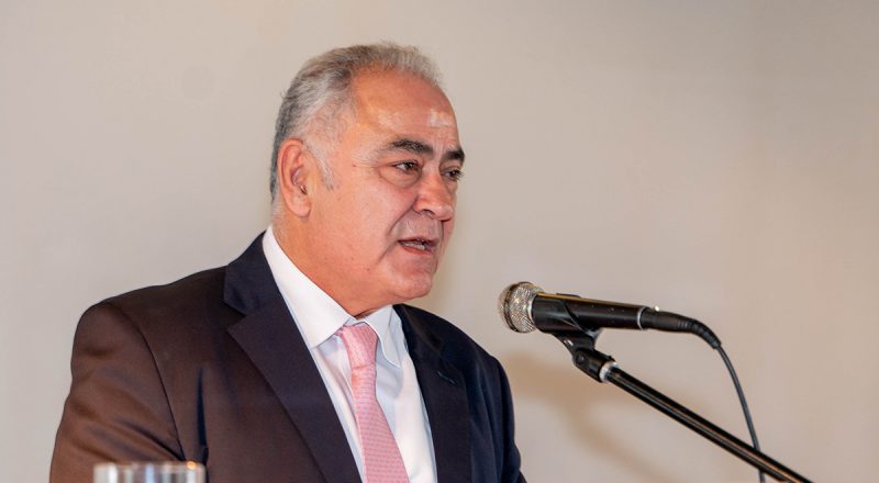 Ο Πρόεδρος του Ε.Ε.Α. σε εκδήλωση του Εμπορικού Συλλόγου Νέας Σμύρνης που βράβευσε επιχειρήσεις με επαγγελματική δραστηριότητα άνω των 50 ετών