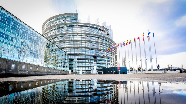 Ευρωεκλογές 2024: Ευρωπαϊκό Κοινοβούλιο – Πώς λειτουργεί… Οι έδρες, οι πολιτικές ομάδες, οι επιτροπές, η παραγωγή νομοθετικού έργου
