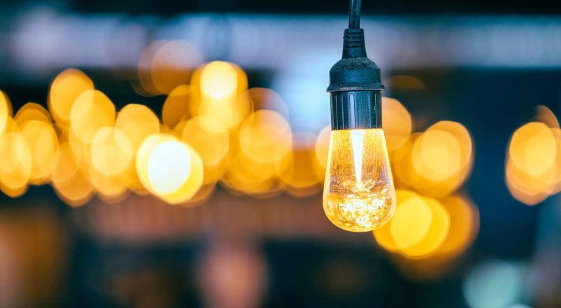 Ρεύμα: Πέφτει το πράσινο τιμολόγιο – Δείτε πόσο θα πληρώσετε τον Μάιο