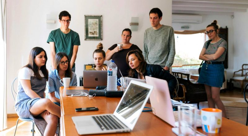 ΚΕΠΕ: Το δημογραφικό «φρενάρει» την ανάπτυξη – Μειώνεται η απασχόληση στους 30άρηδες